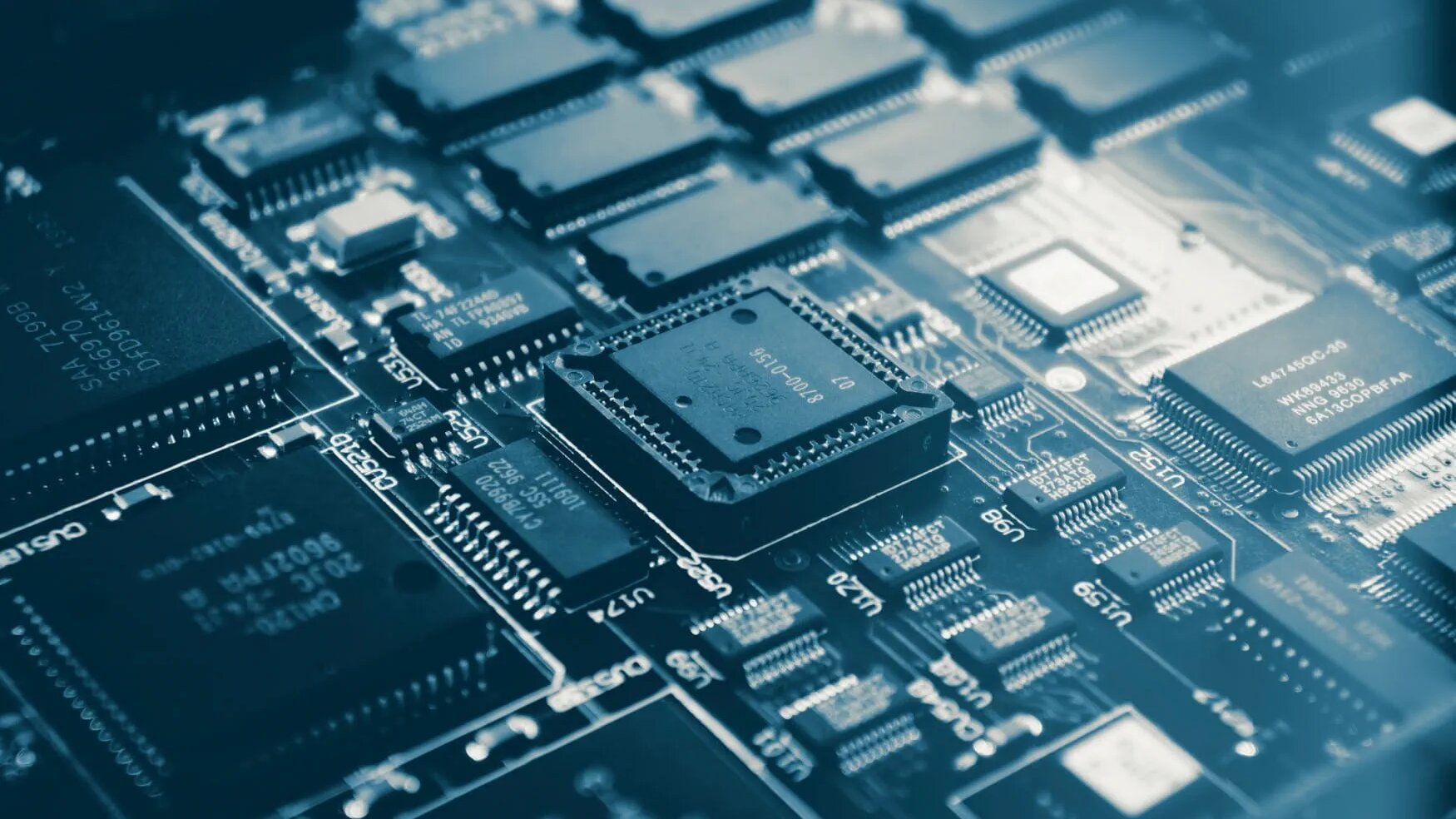 Lo standard di purezza assoluta: Come la resina Everflon™ UHP PFA protegge i semiconduttori di ultima generazione